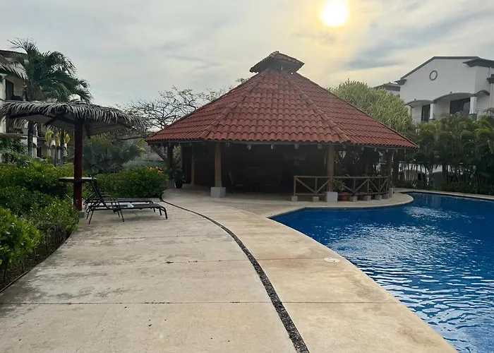 Flores Tamarindo Apartment *